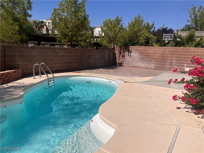 Building Photo - 9893 Canyon Peak Dr
