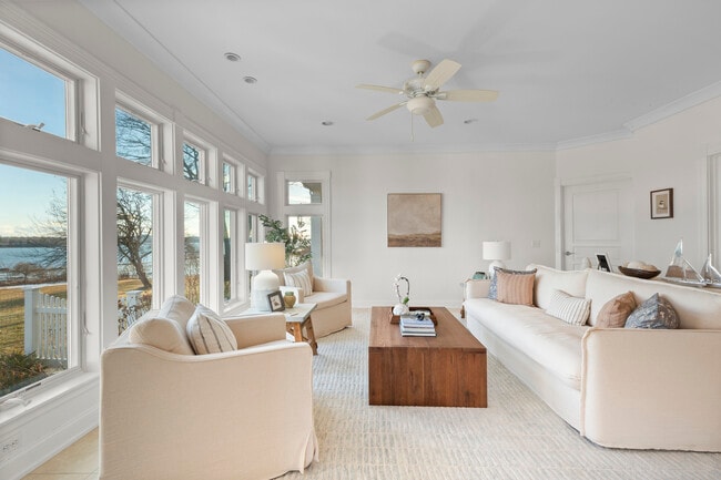 Building Photo - 35 Old Flds Wy