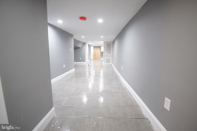 Building Photo - 3040 W Berks St