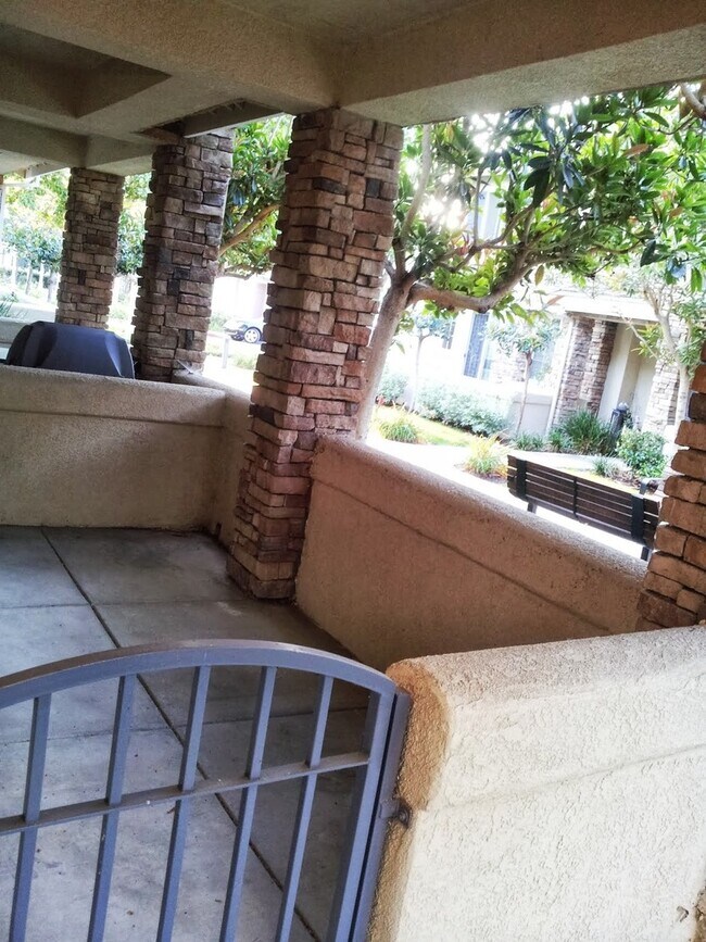 Building Photo - Dublin Sonoma Green - Beautiful Townhome 3 Bed, 2.5 Bath, new carpet,  Community Pool