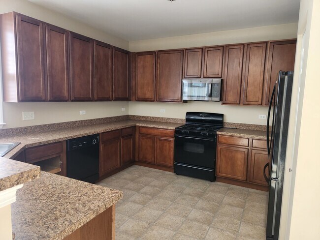 Building Photo - 8100 Shady Oak Rd