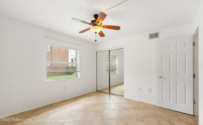 Building Photo - 190 E Olmstead Dr