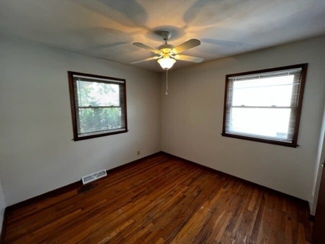 Building Photo - 4442 Rushmore Dr NE