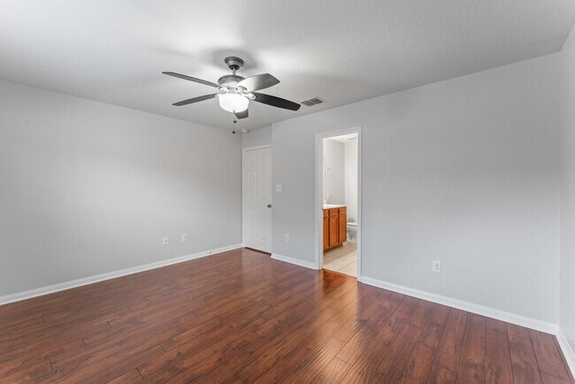 Building Photo - 10926 Acorn Canyon