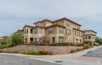 Building Photo - Tri-Level Townhome Located In Sky Ranch