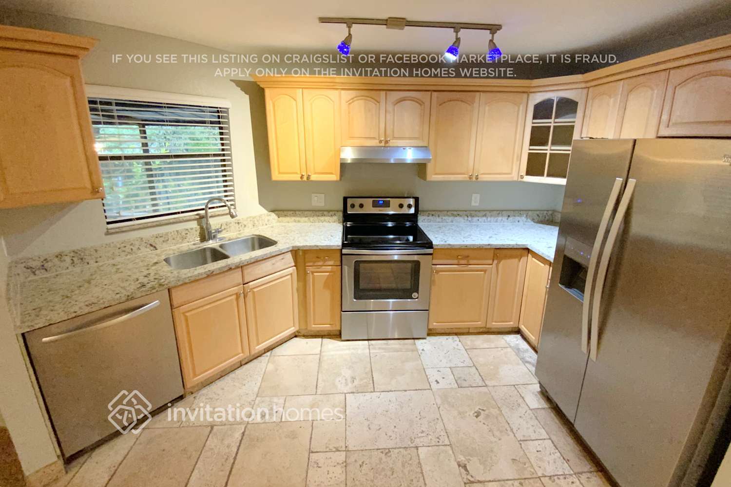 Building Photo - 4536 Pine Tree Dr