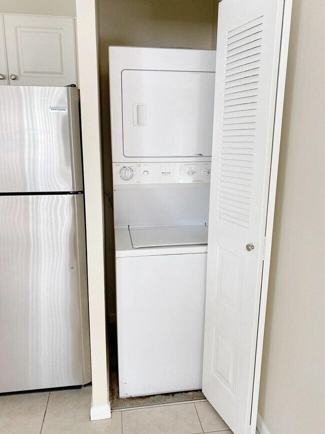 Building Photo - 4477 NW 3rd Dr