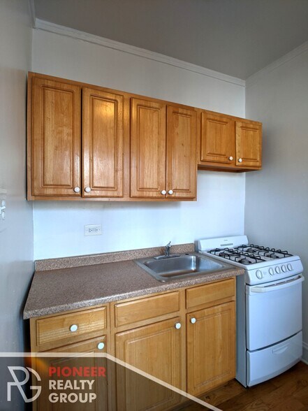 Building Photo - 4831 N Damen Ave