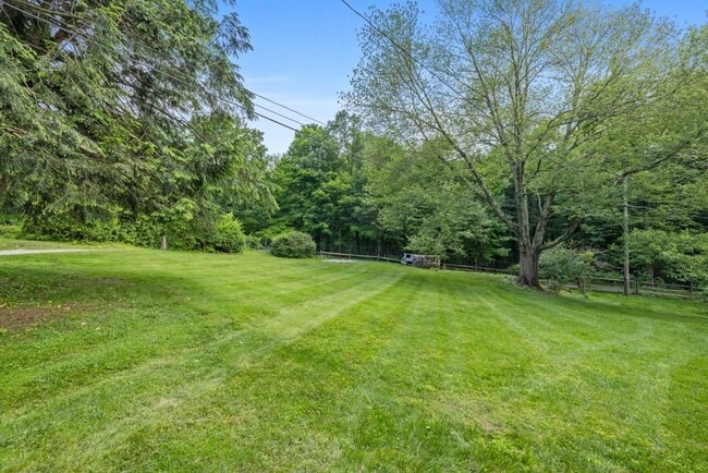 Building Photo - 62 Pound Ridge Rd