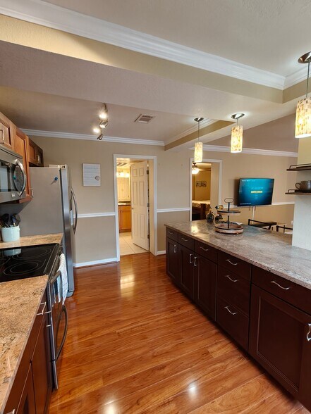 Building Photo - 4945 Coquina Key Dr SE