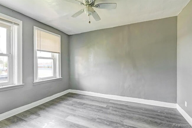 Building Photo - 13535 La Salle Blvd