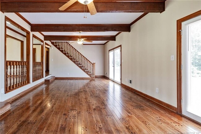Building Photo - 329 Eddies Ln