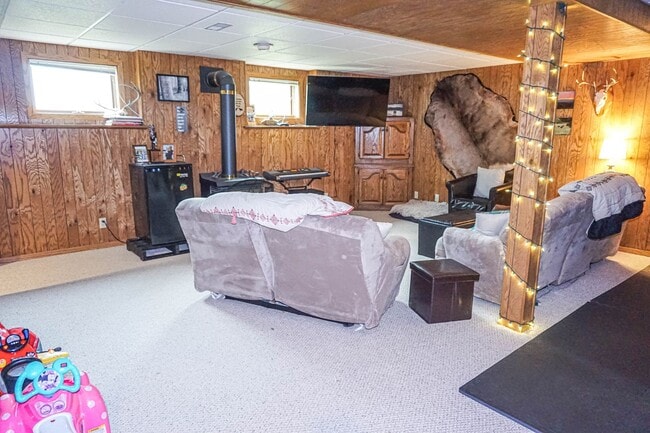 Building Photo - 3-Bedroom, 2-bath House With Fenced-in Yar...