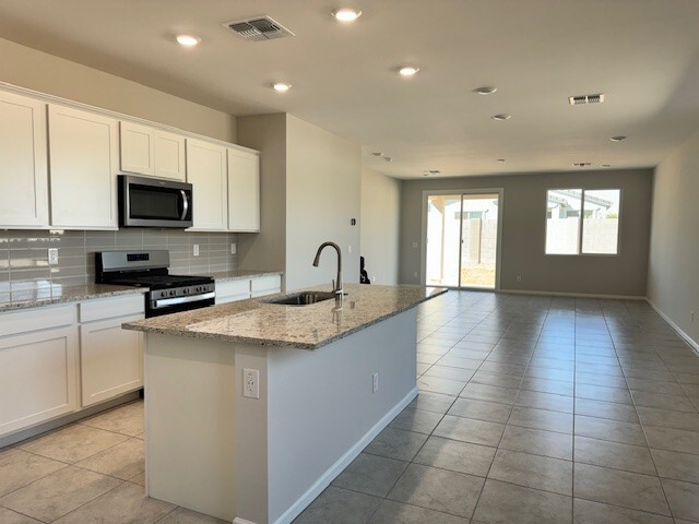 Building Photo - 35300 La Paz St