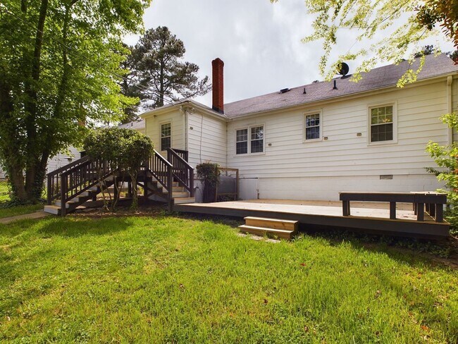 Building Photo - 6632 Three Chopt Rd