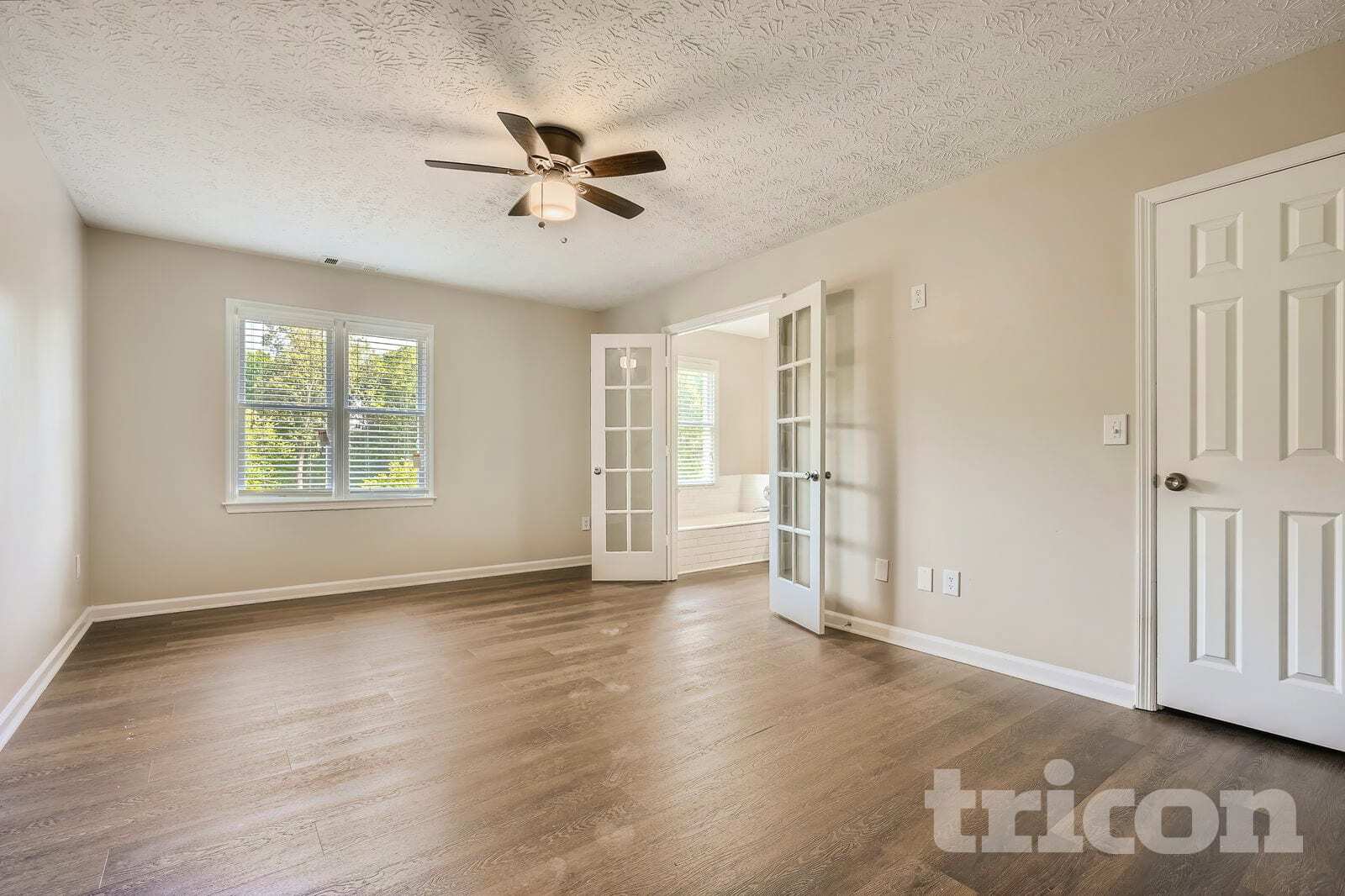 Building Photo - 985 Brookmont Dr S W