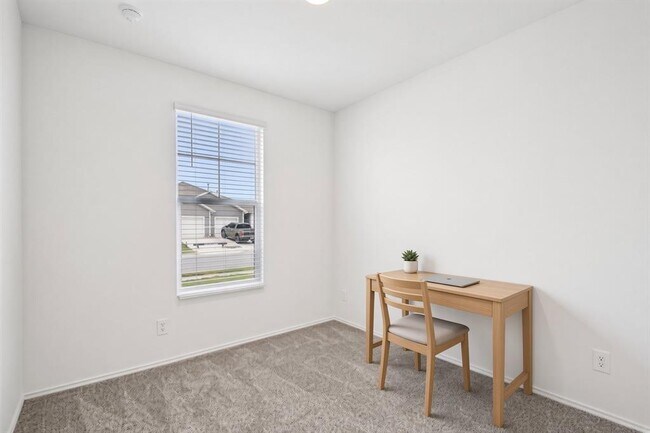 Building Photo - 599 Arnold Lp