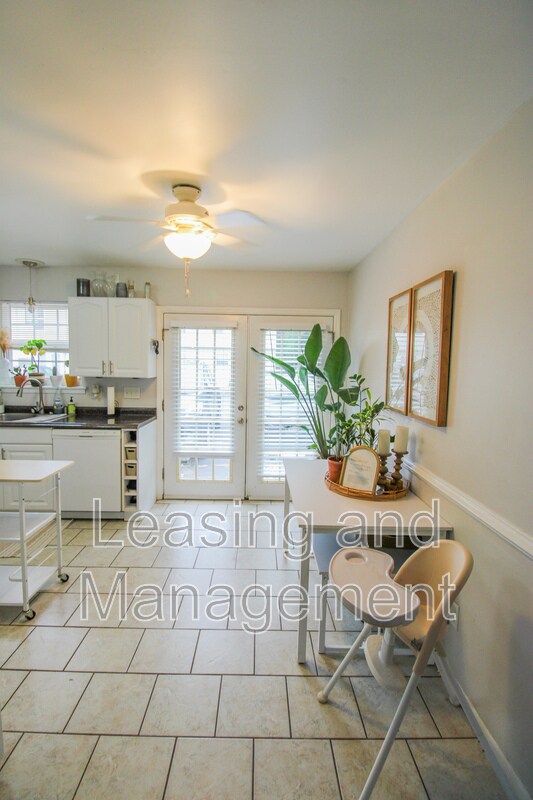 Building Photo - 1423 Ashley River Rd