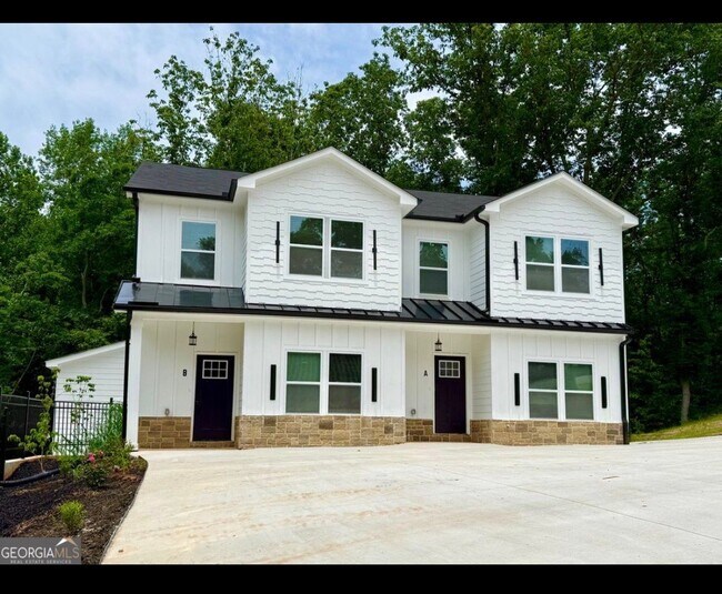 Building Photo - 224 Brad St
