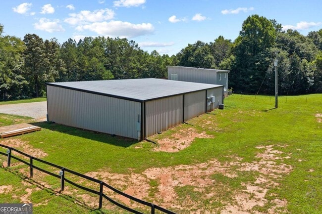 Building Photo - 221 Columbus Dr