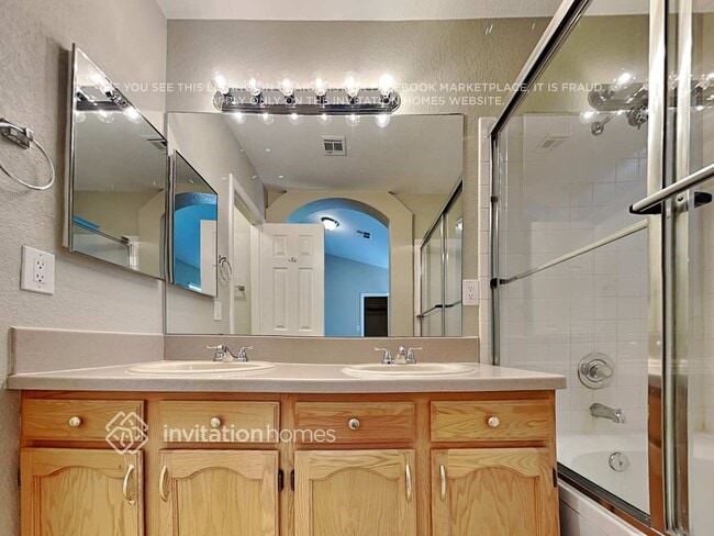 Building Photo - 5701 Heatherwood St