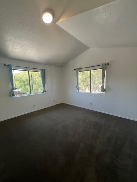 Building Photo - 6555 Segovia Rd