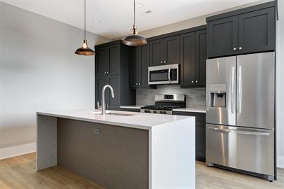 Building Photo - 4646 N Damen Ave