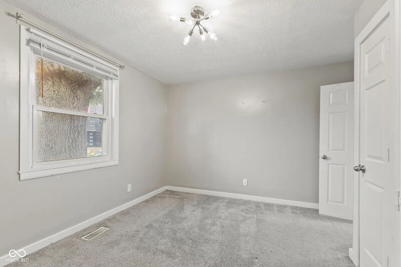 Building Photo - 734 Parkway Ave