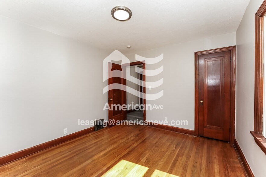 Building Photo - 1509 W 20th St