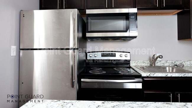 Building Photo - 2110 E 16th St N