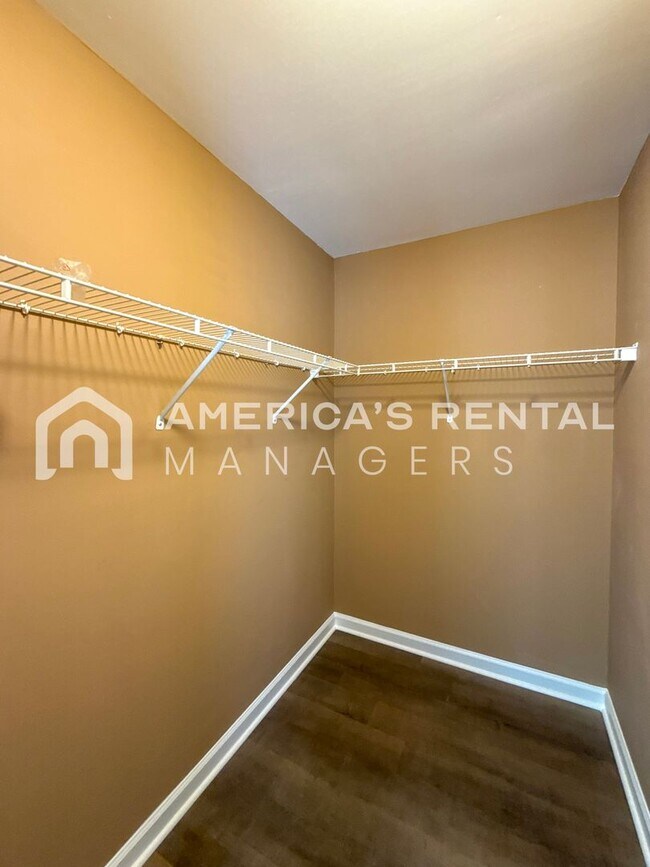 Building Photo - DEPOSIT PENDING! Lovely 2 Bed, 2 Bath Townhome for Rent in Montevallo, AL! COMING SOON!
