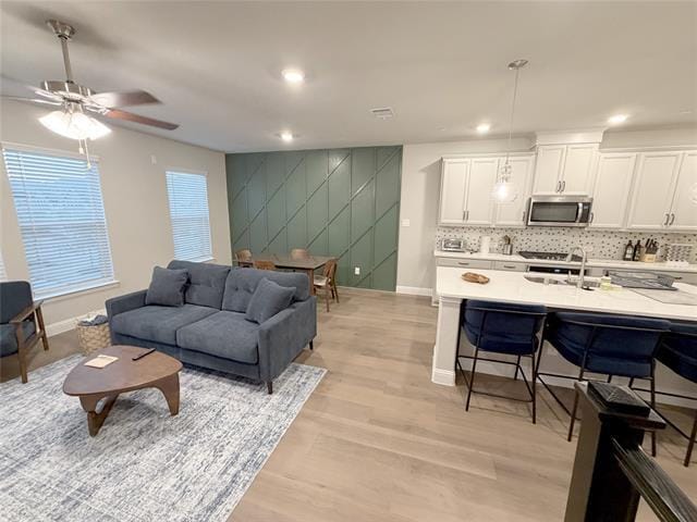 Building Photo - 328 Greenhouse Dr