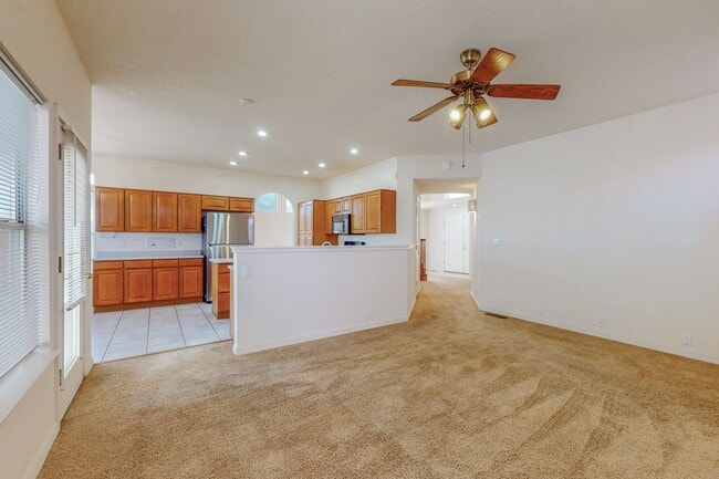 Building Photo - 2 story 4 bedroom