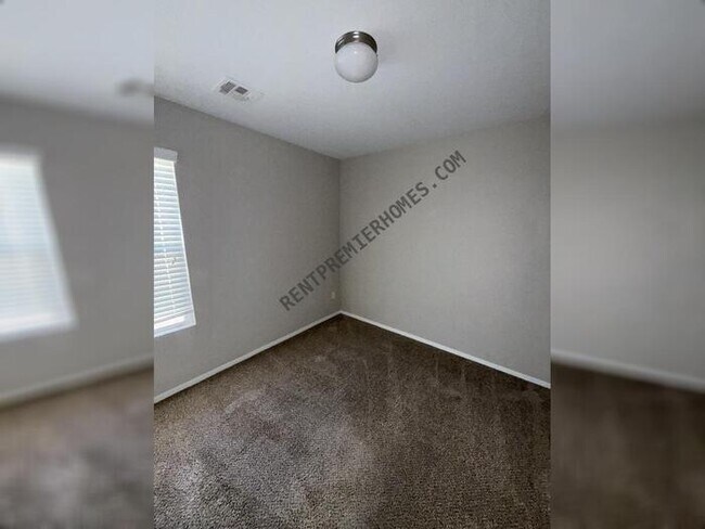 Building Photo - 7525 Lipizzan Rd