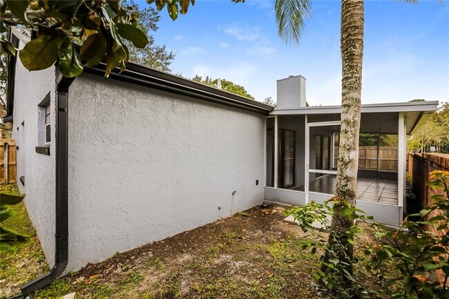 Building Photo - 616 Charing Cross Ct