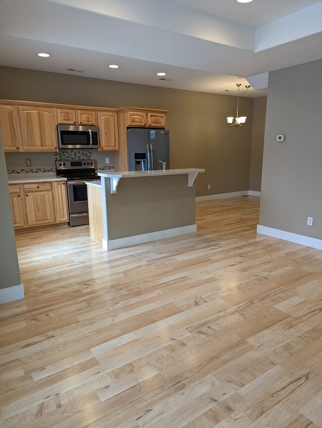 Building Photo - 1035 Rd Runner St