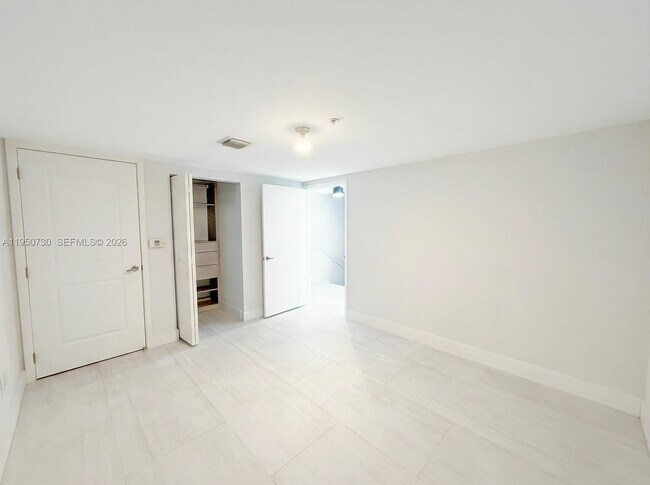 Building Photo - 400 Sunny Isles Blvd