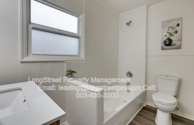 Building Photo - 3315 SE 127th Pl