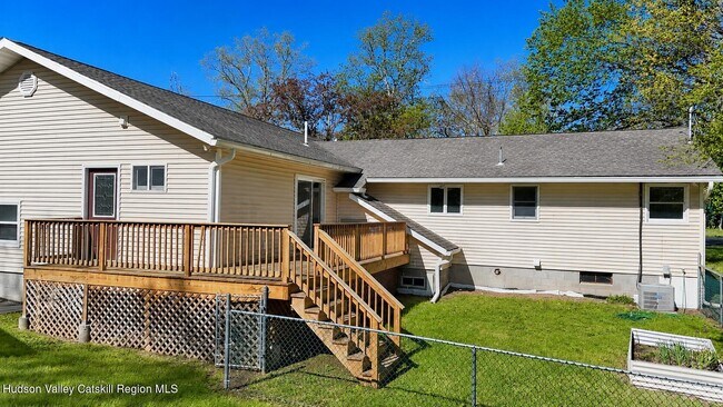 Building Photo - 124 Blue Mountain Rd