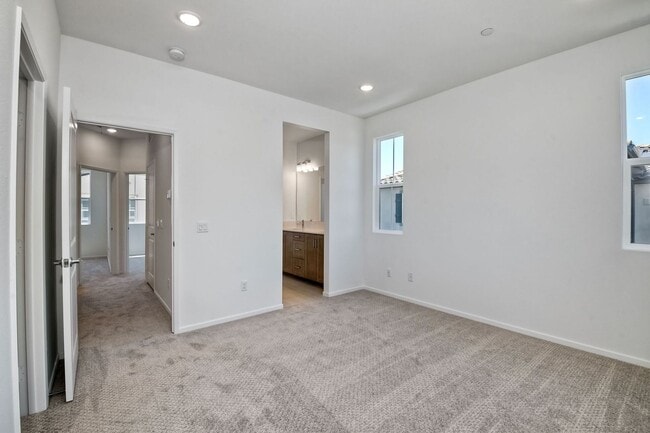 Building Photo - New 3 Story Townhome Available Now!