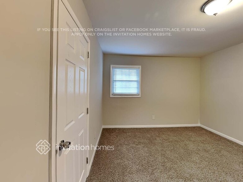 Building Photo - 2398 Lilla Cir SW