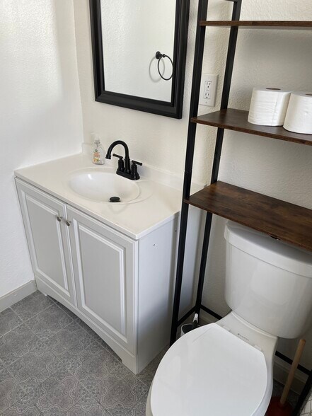 Bathroom #1 - 3136 N Elizabeth St