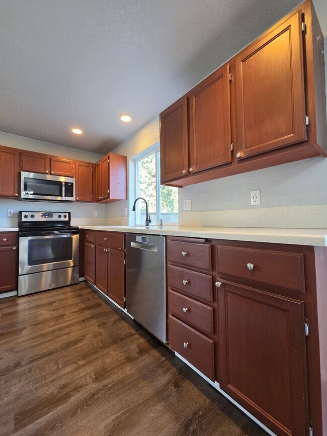 Building Photo - Beautiful Home in Spanaway!