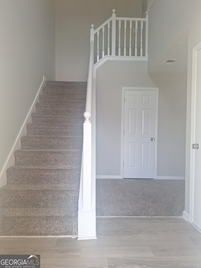 Building Photo - 5646 One Lake Way