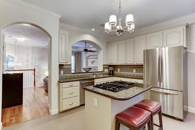 Building Photo - 248 Westcott St