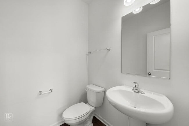 Building Photo - 2246 Venture Dr
