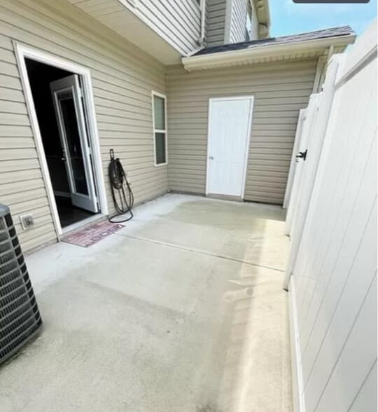 Building Photo - 5029 Upper Park Pl