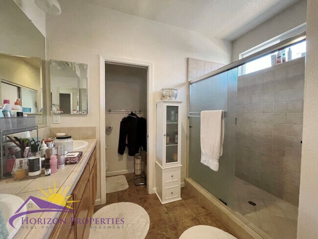 Building Photo - Beautiful Folsom! 3 Bed 2 Bath 1,468 Sq. Ft. Empire Ranch Home in Folsom