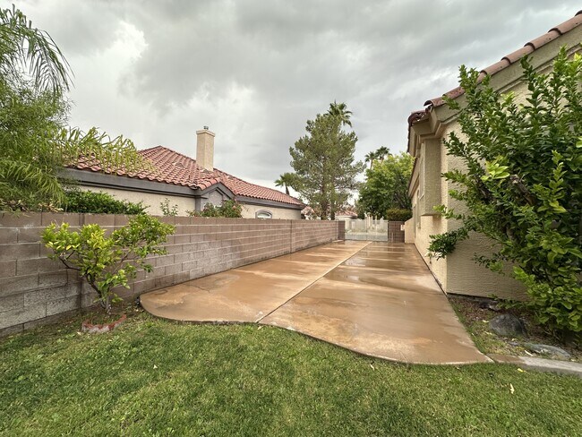 Building Photo - 2596 Mizzoni Cir