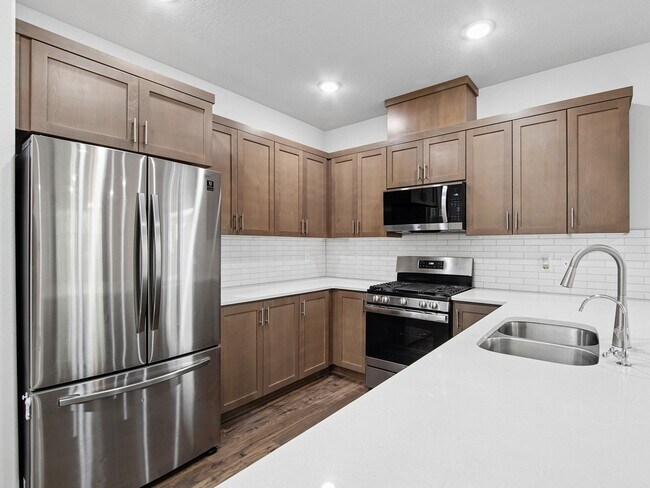 Building Photo - 15212 NW Cosmos St